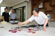 著名画家曹桂生向李荣海艺术基金会捐赠作品