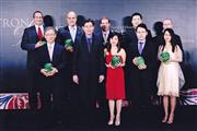 2010年4月23日程亚杰获新加坡政府颁发“文化遗产之伙伴”奖