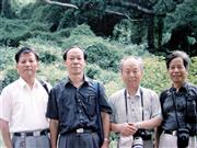2003年，《中国水彩》蒋振立主篇左2、部队画家关维兴左3、黄铁山主席右1，来厦采风