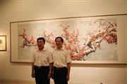 与福建省常委、宣传部长唐国忠在中国美术馆红梅图前合影
