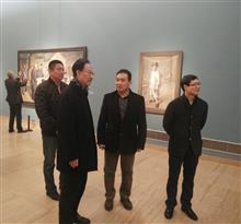 法国巴黎中国文化中心原主任殷福先生（左2），中国美术馆党委书记张士君（右）
