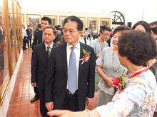 中国驻泰国大使宁赋魁先生观看展览