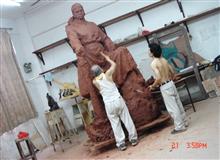 2007年08月21日与潘鹤老师一起做雕塑2